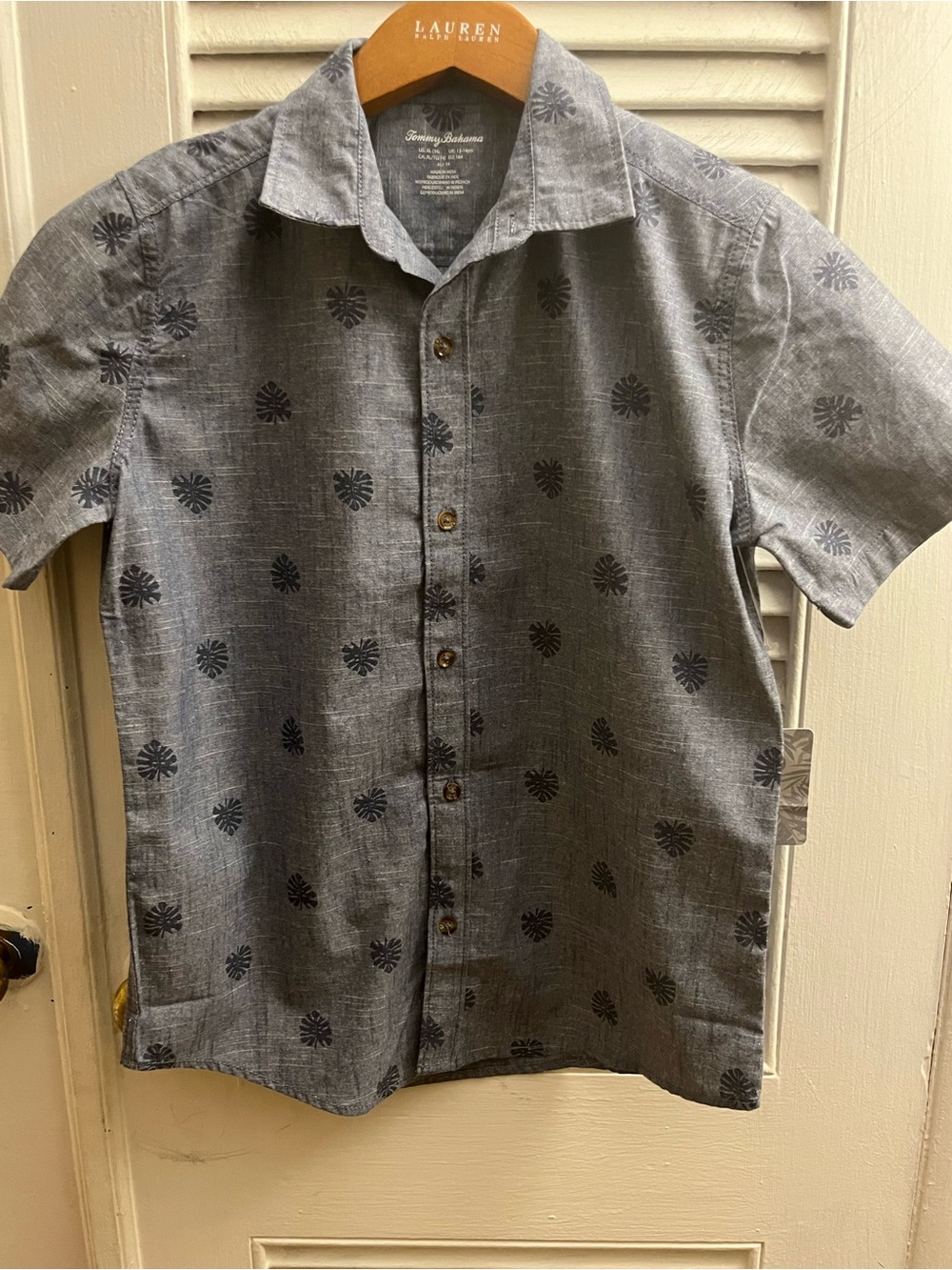 Tommy Bahama Boys Short Sleeve Blue Print Button Down Shirt. Size XL/14 NWT